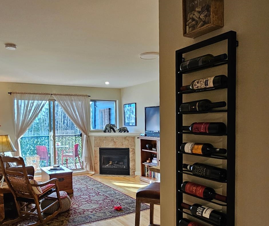 Dining Area Photo of 404 5631 Inlet Avenue, Sechelt, BC