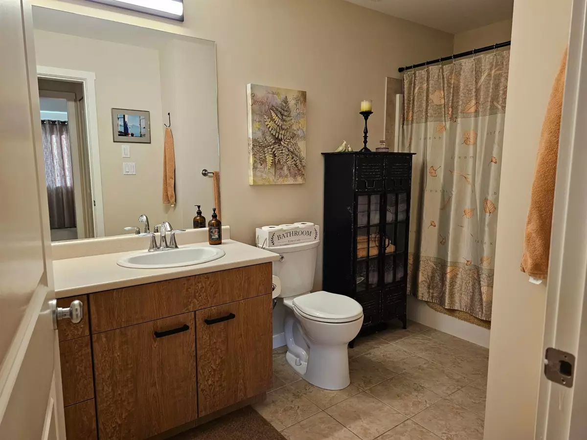 Loft / Bonus Room Photo of 404 5631 Inlet Avenue, Sechelt, BC