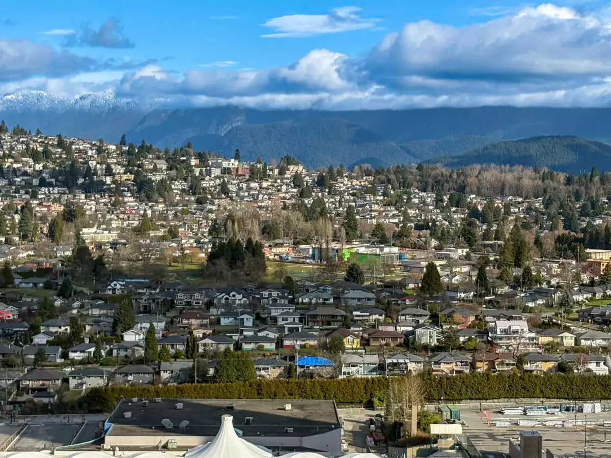 Backyard Photo of 2906 4485 Skyline Drive, Burnaby, BC