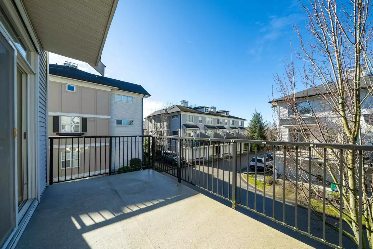 Office / Den Photo of 39 2469 164 Street, Surrey, BC