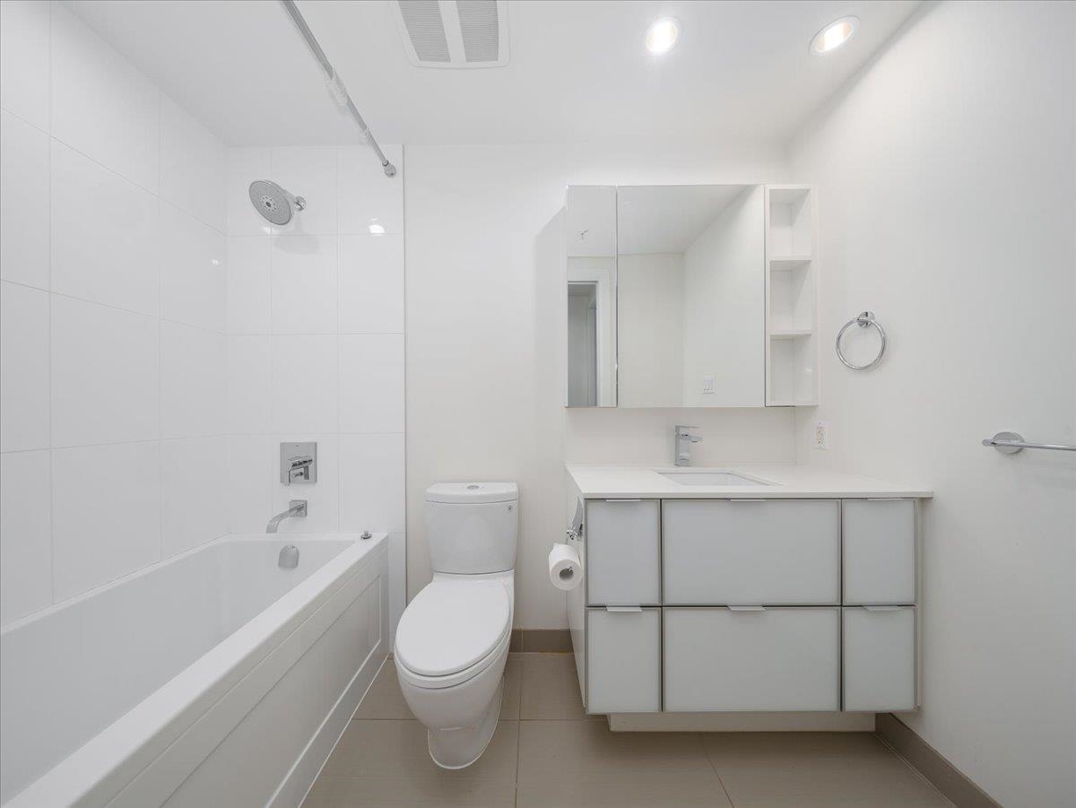 Entry Foyer Photo of 1506 1308 Hornby Street, Vancouver, BC