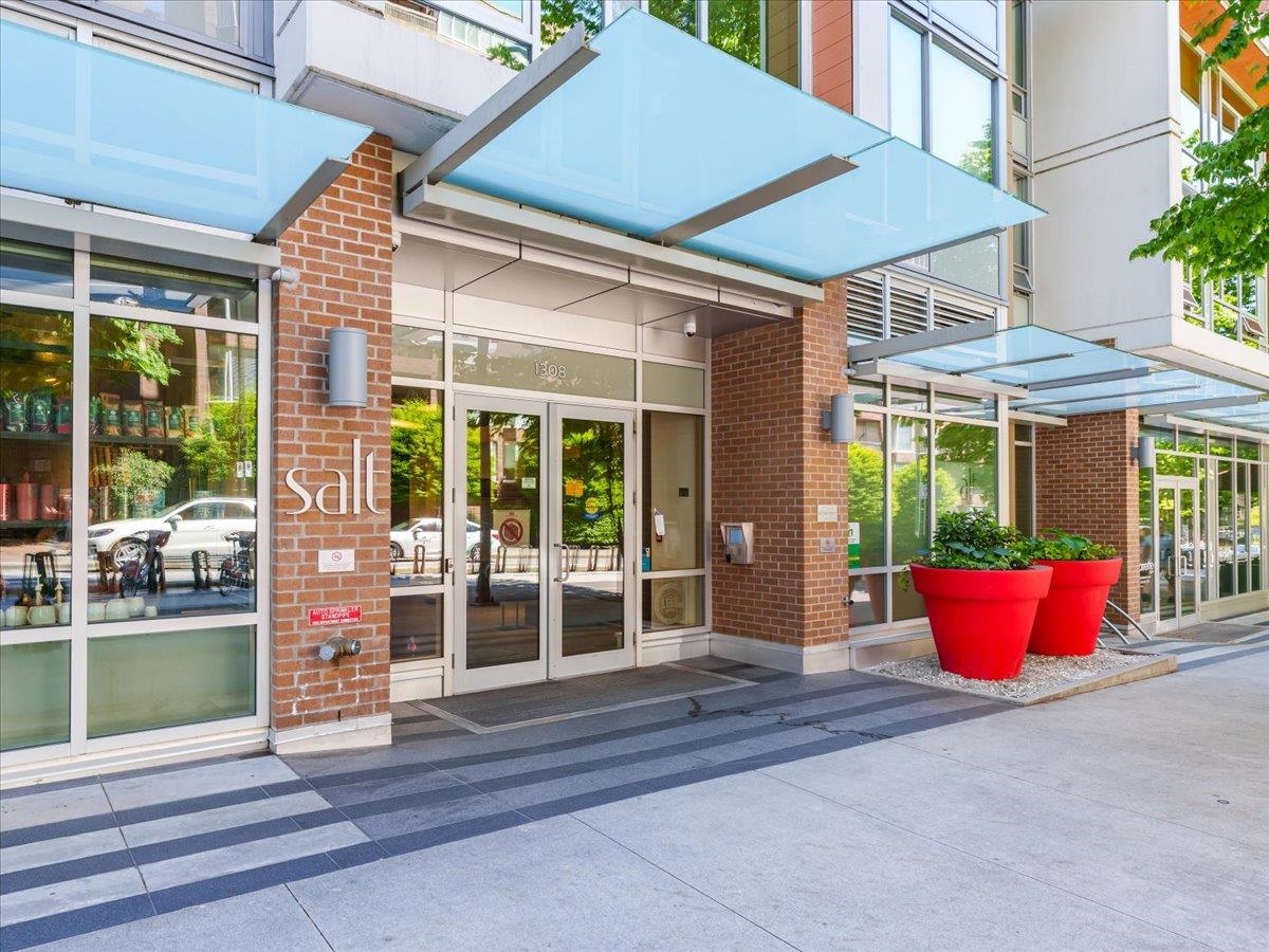 Garage Interior Photo of 1506 1308 Hornby Street, Vancouver, BC