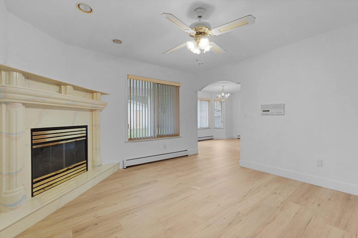 Basement Recreation Room Photo of 15780 99a Avenue, Surrey, BC