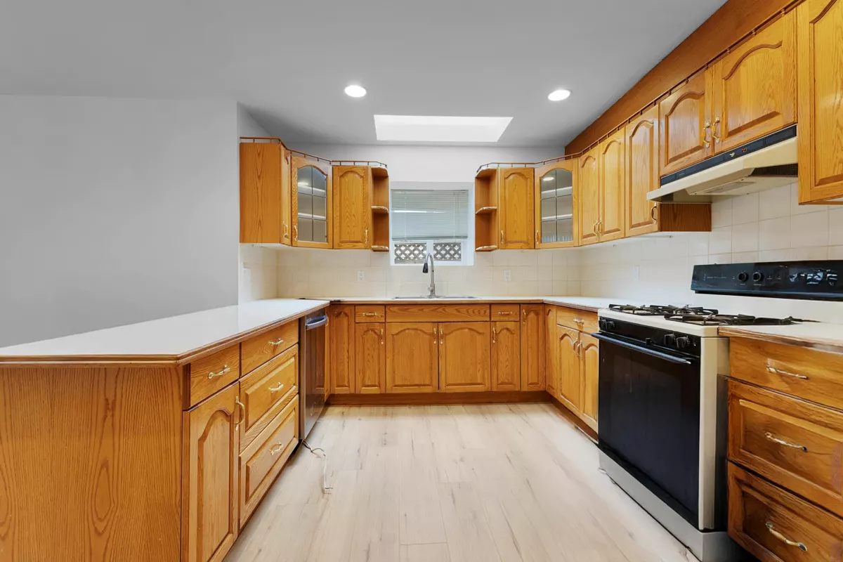 Office / Den Photo of 15780 99a Avenue, Surrey, BC