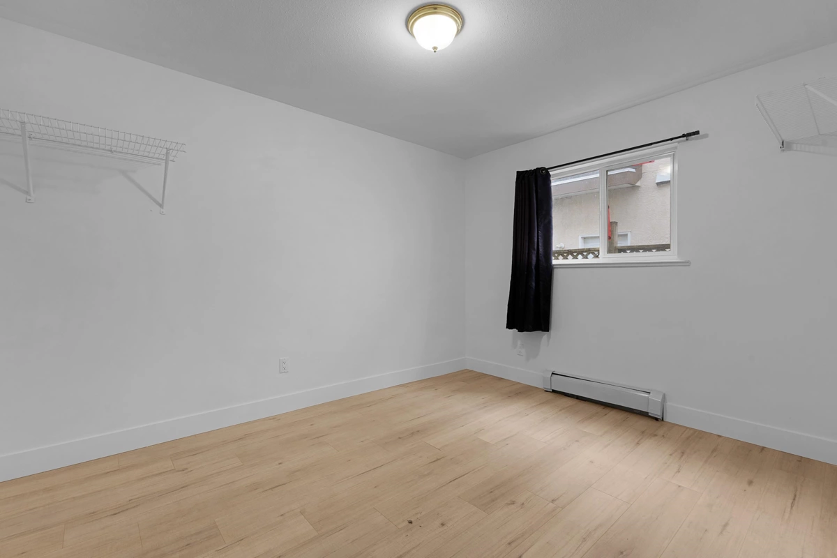 Staircase Photo of 15780 99a Avenue, Surrey, BC
