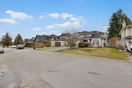 15780 99a Avenue, Surrey, BC