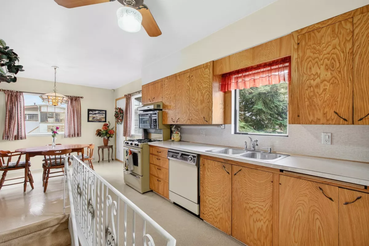 Bedroom 4 Photo of 2284 E 45th Avenue, Vancouver, BC