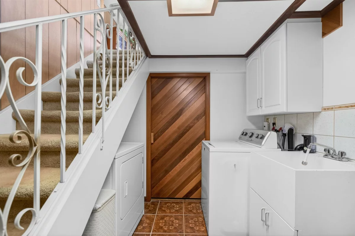 Garage Interior Photo of 2284 E 45th Avenue, Vancouver, BC