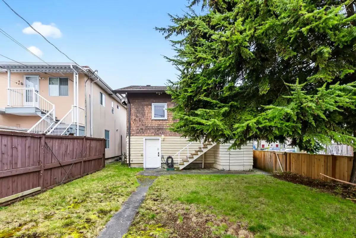 Garden / Landscaping Photo of 2284 E 45th Avenue, Vancouver, BC