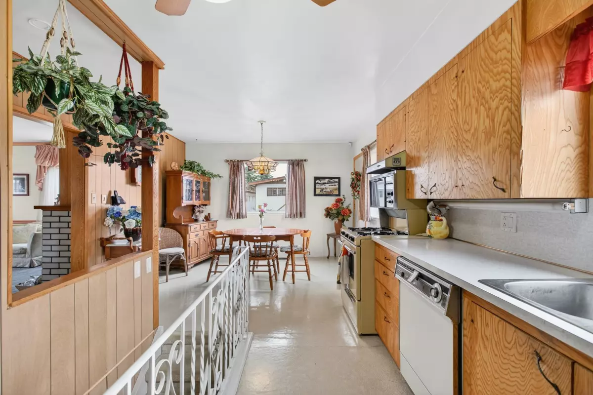 Guest Bathroom Photo of 2284 E 45th Avenue, Vancouver, BC