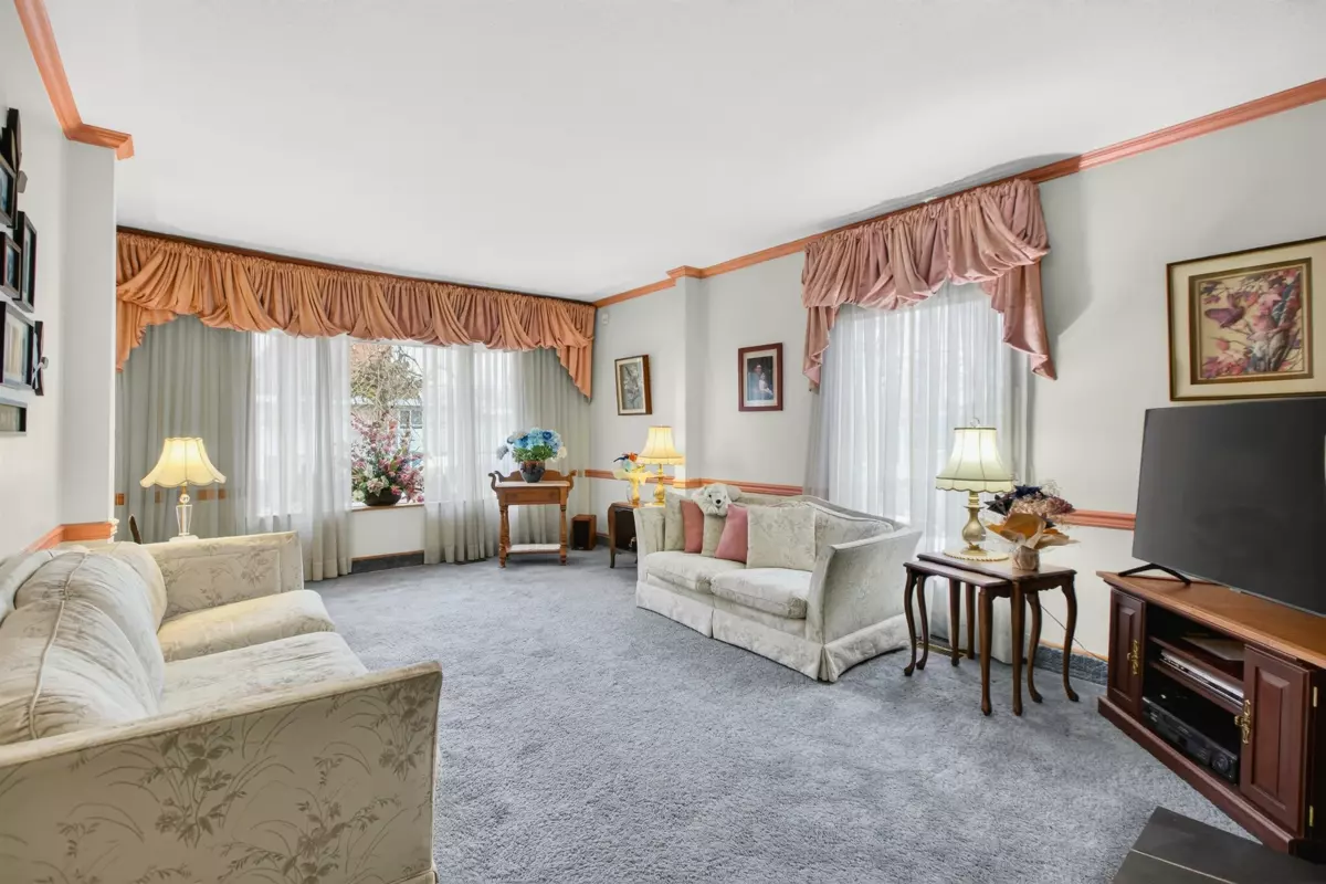 Kitchen Photo of 2284 E 45th Avenue, Vancouver, BC