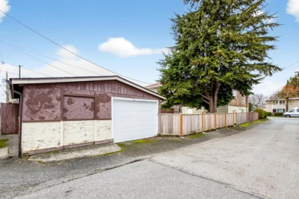 Swimming Pool Photo of 2284 E 45th Avenue, Vancouver, BC
