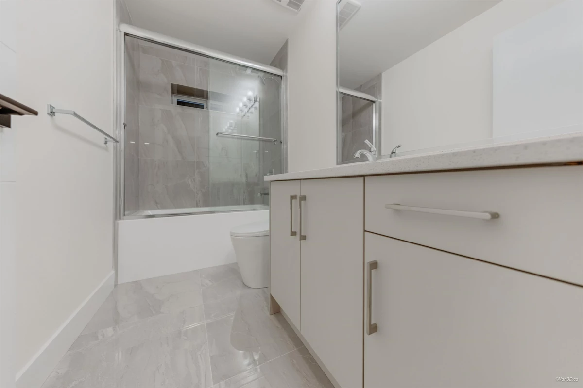 Swimming Pool Photo of 20331 27 Avenue, Langley, BC