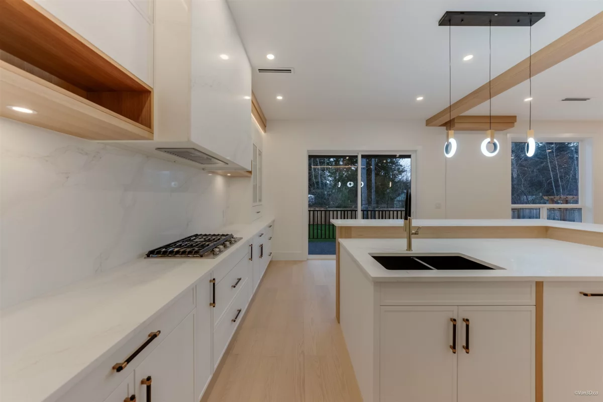 Walk-In Closet Photo of 20331 27 Avenue, Langley, BC