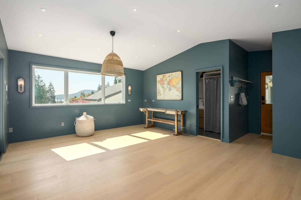 Garden / Landscaping Photo of 580 Ioco Road, Port Moody, BC