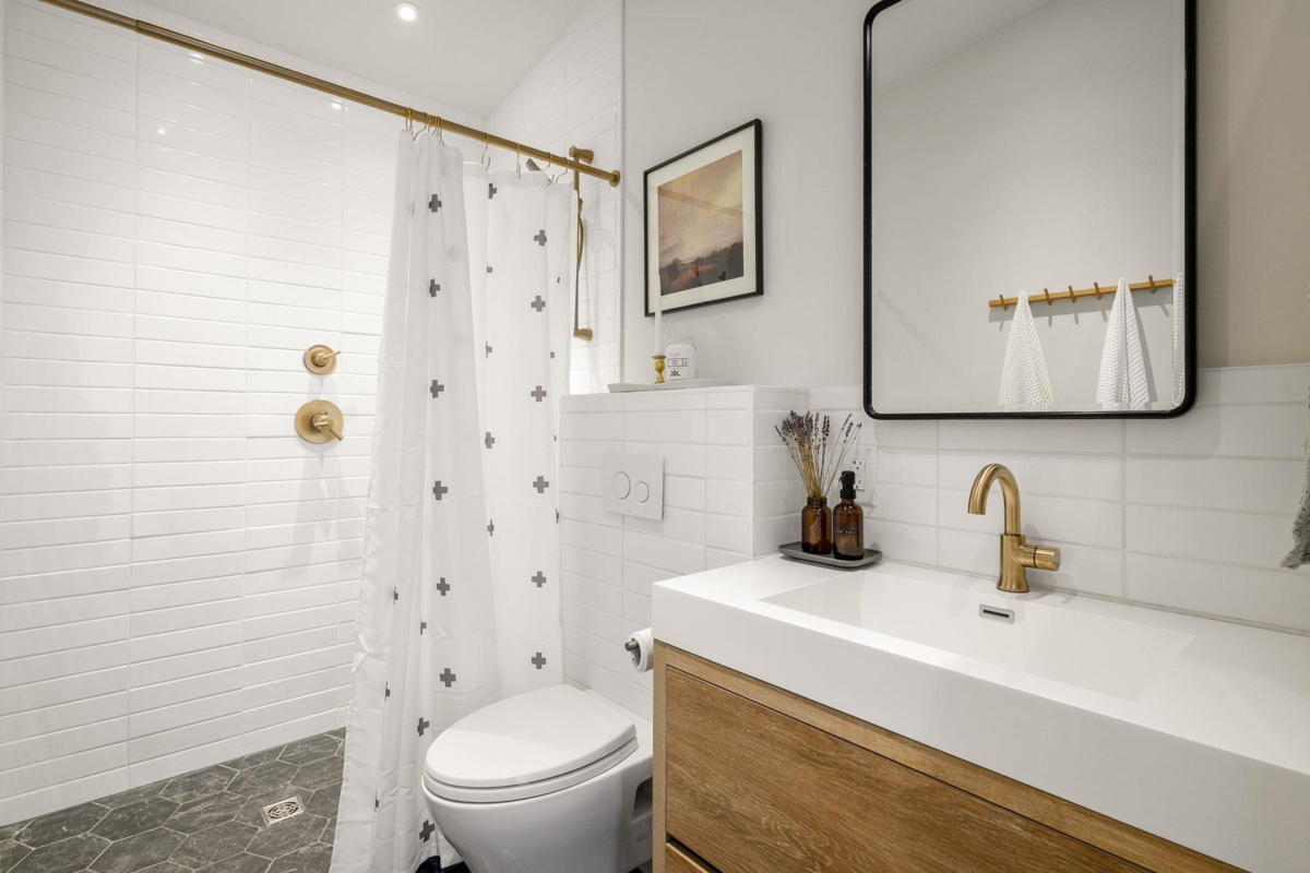 Swimming Pool Photo of 580 Ioco Road, Port Moody, BC