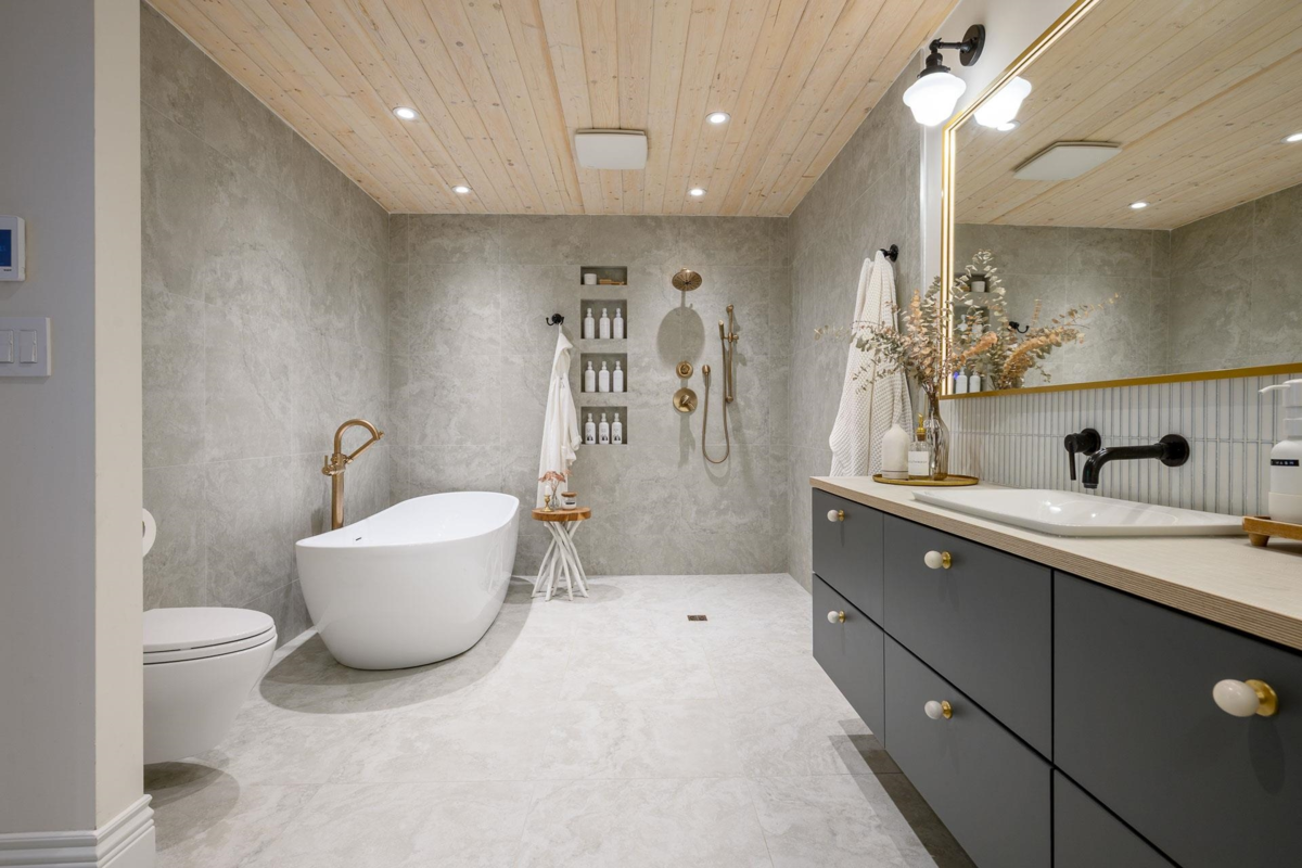 Walk-In Closet Photo of 580 Ioco Road, Port Moody, BC