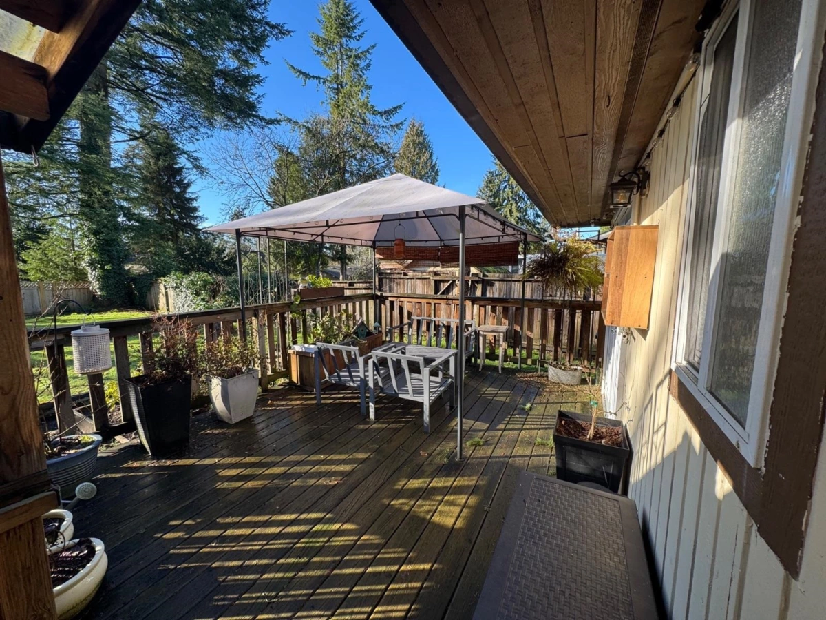 Living Room Photo of 20624 Westfield Avenue, Maple Ridge, BC