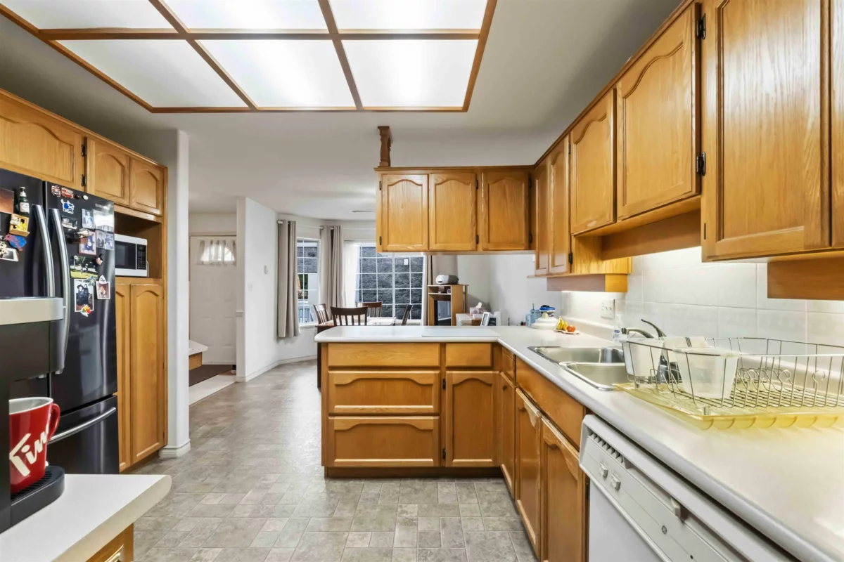 Dining Area Photo of 18 5750 174 Street, Surrey, BC