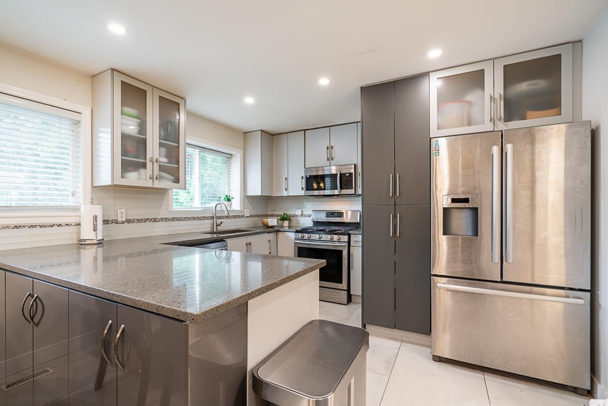 Breakfast Nook Photo of 7802 139a Street, Surrey, BC