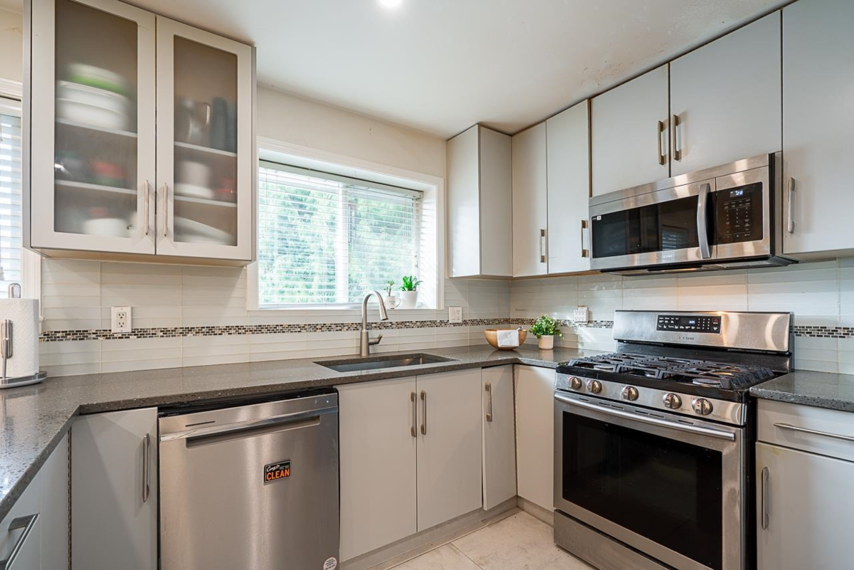 Family Room Photo of 7802 139a Street, Surrey, BC