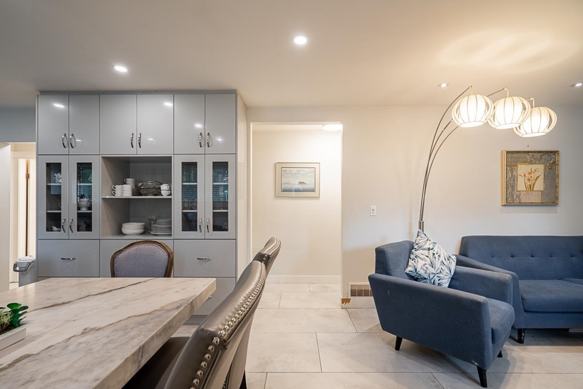 Kitchen Island Photo of 7802 139a Street, Surrey, BC