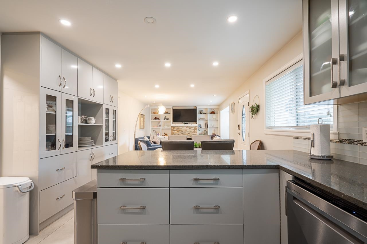 Kitchen Photo of 7802 139a Street, Surrey, BC