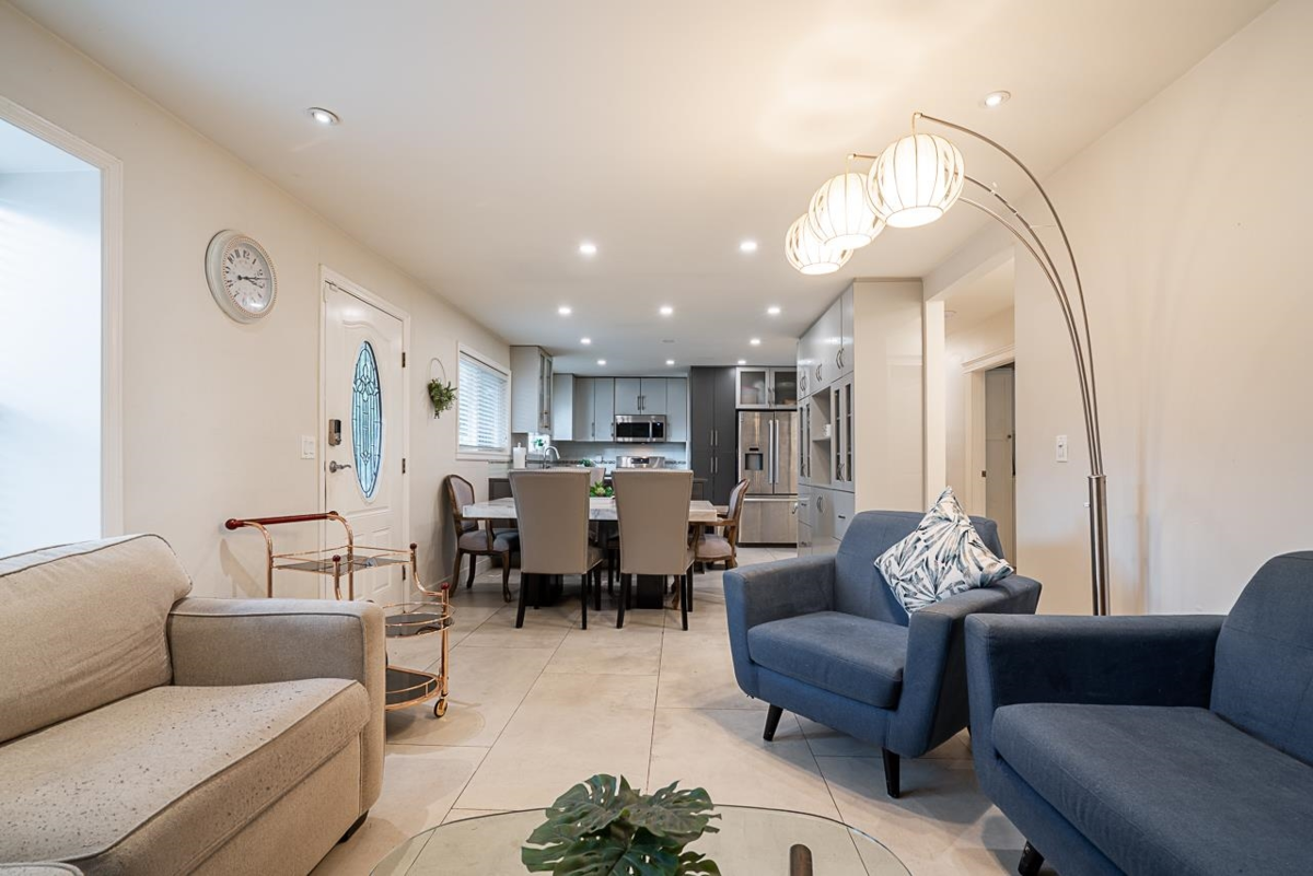 Living Room Photo of 7802 139a Street, Surrey, BC