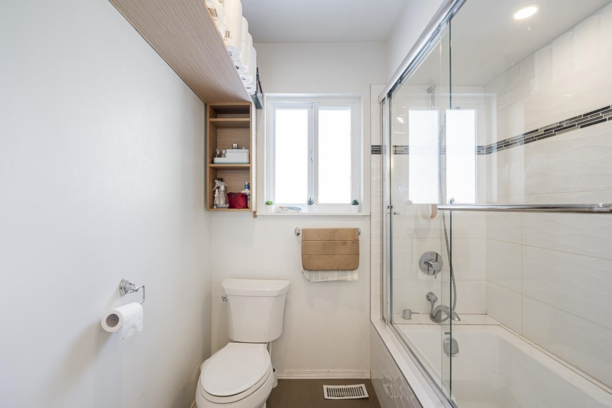 Walk-In Closet Photo of 2057 Lorraine Avenue, Coquitlam, BC