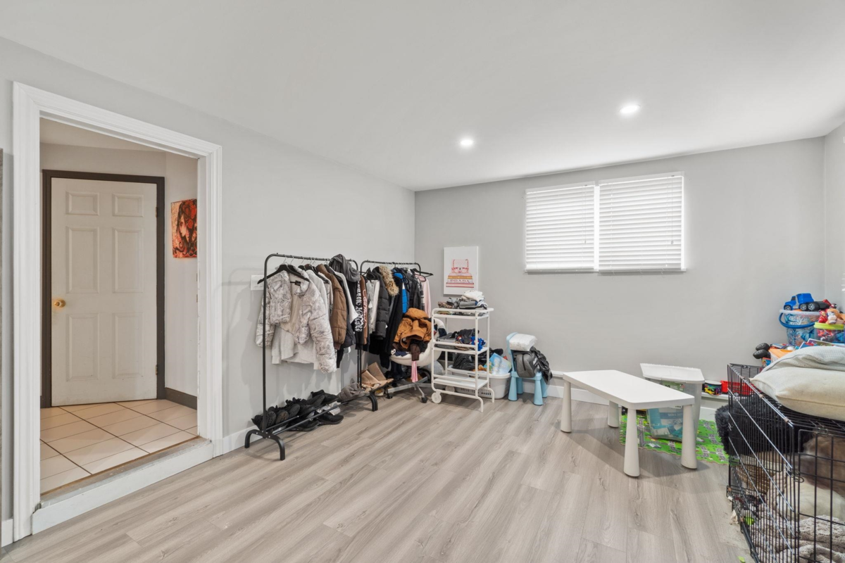 Basement Recreation Room Photo of 4900 200th Street, Langley, BC