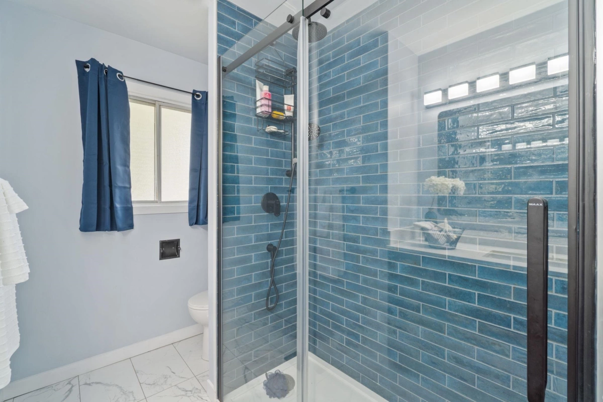 Entry Foyer Photo of 4900 200th Street, Langley, BC