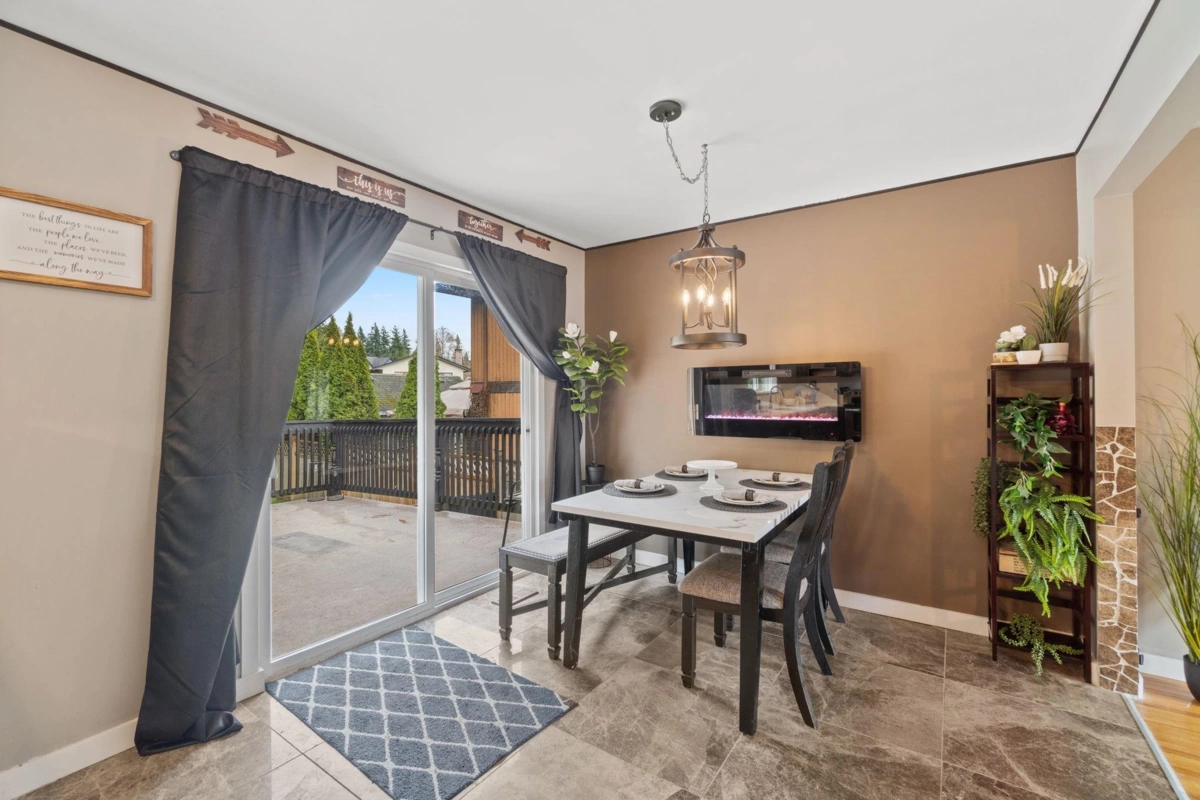Kitchen Photo of 4900 200th Street, Langley, BC