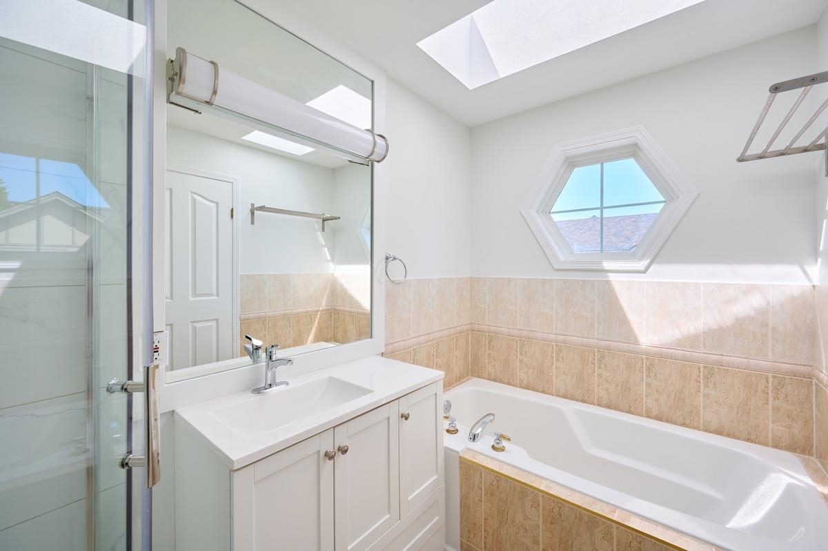 Bedroom 2 Photo of 9 9591 No. 3 Road, Richmond, BC