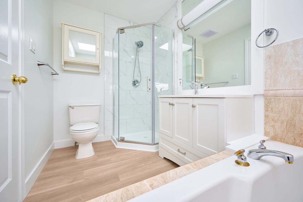 Bedroom 3 Photo of 9 9591 No. 3 Road, Richmond, BC