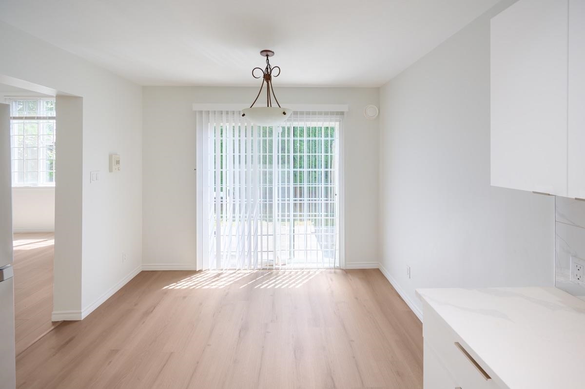 Kitchen Island Photo of 9 9591 No. 3 Road, Richmond, BC