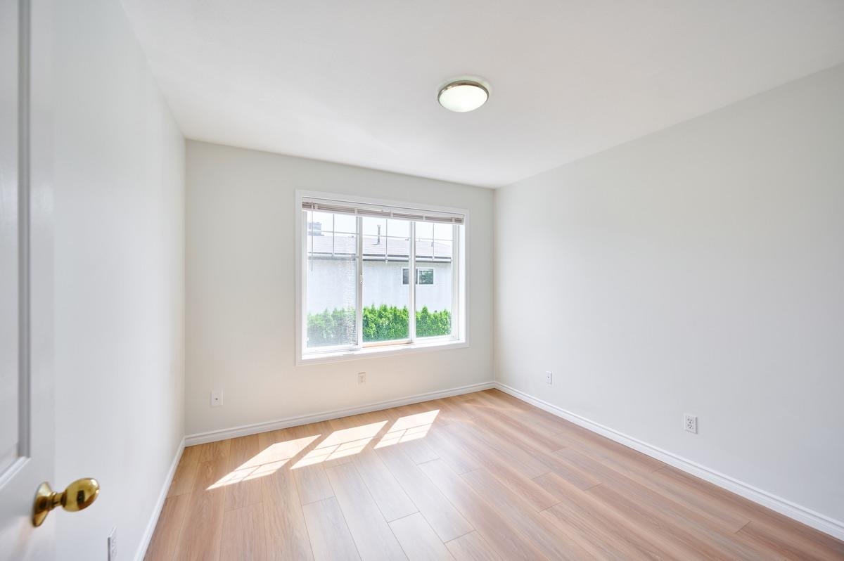 Loft / Bonus Room Photo of 9 9591 No. 3 Road, Richmond, BC