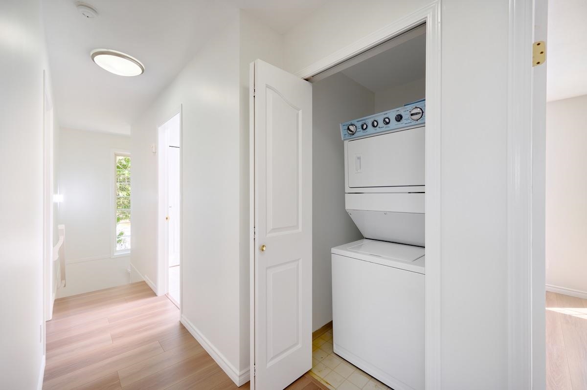 Office / Den Photo of 9 9591 No. 3 Road, Richmond, BC