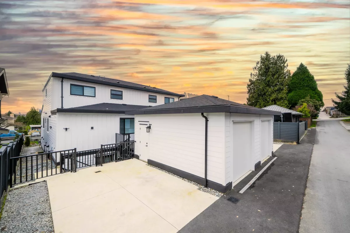 Fitness Center Photo Near 4919 Venables Street, Burnaby, BC