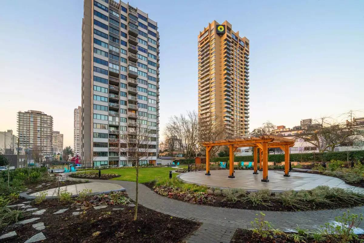 Backyard Photo of 1501 1740 Comox Street, Vancouver, BC