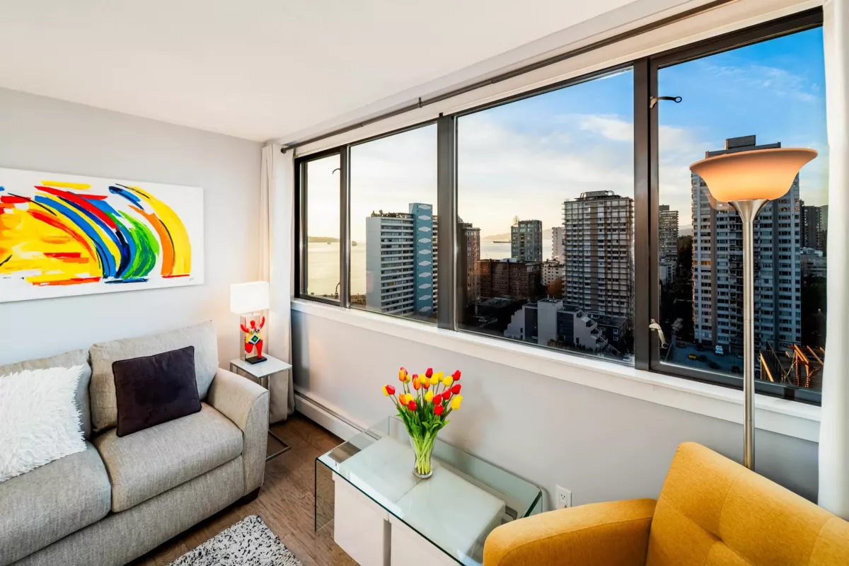Dining Area Photo of 1501 1740 Comox Street, Vancouver, BC