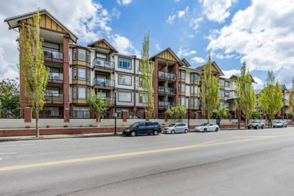 332 5660 201a Street, Langley, BC, Langley City — 2 bed apartment/condo for sale