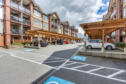 332 5660 201a Street, Langley, BC