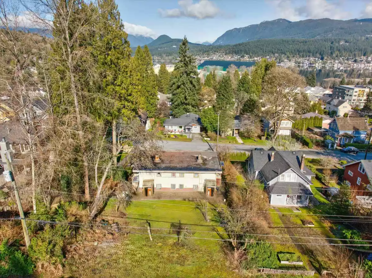 Dining Area Photo of 2217 St George Street, Port Moody, BC