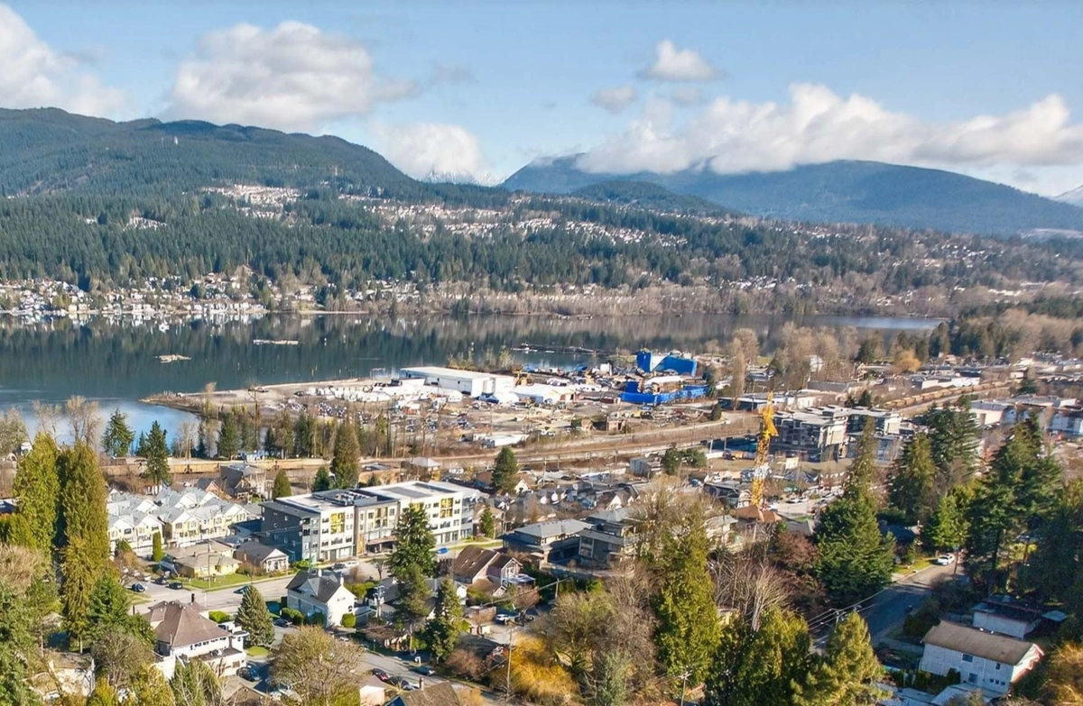 Laundry Room Photo of 2217 St George Street, Port Moody, BC