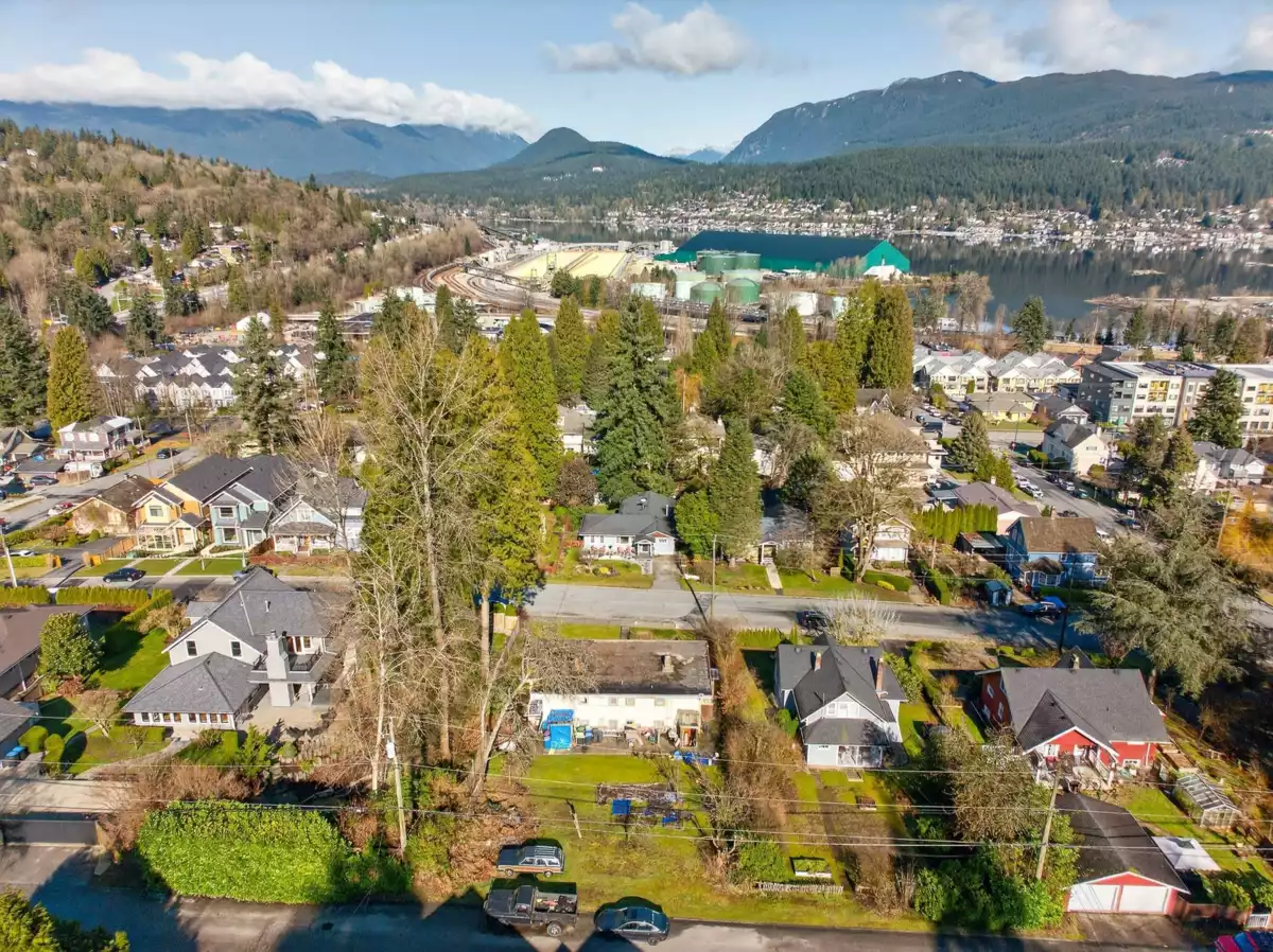 Mudroom Photo of 2217 St George Street, Port Moody, BC