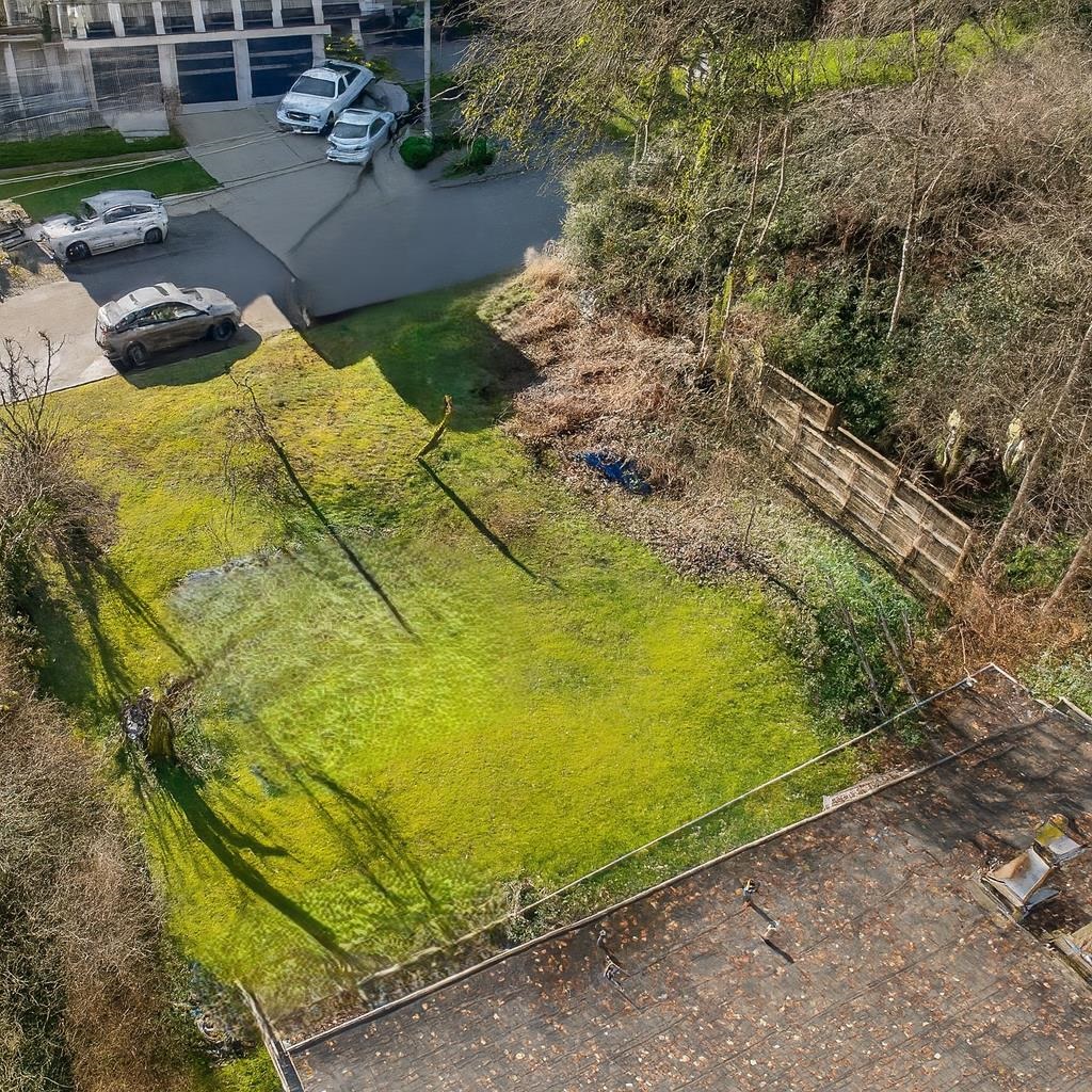 Primary Bathroom Photo of 2217 St George Street, Port Moody, BC