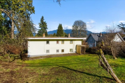 Kitchen Photo of 2217 St George Street, Port Moody, BC