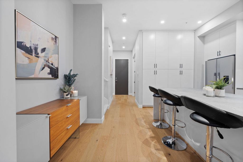 Breakfast Nook Photo of 4684 Capilano Road, North Vancouver, BC