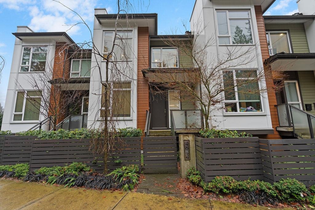 Dining Area Photo of 4684 Capilano Road, North Vancouver, BC