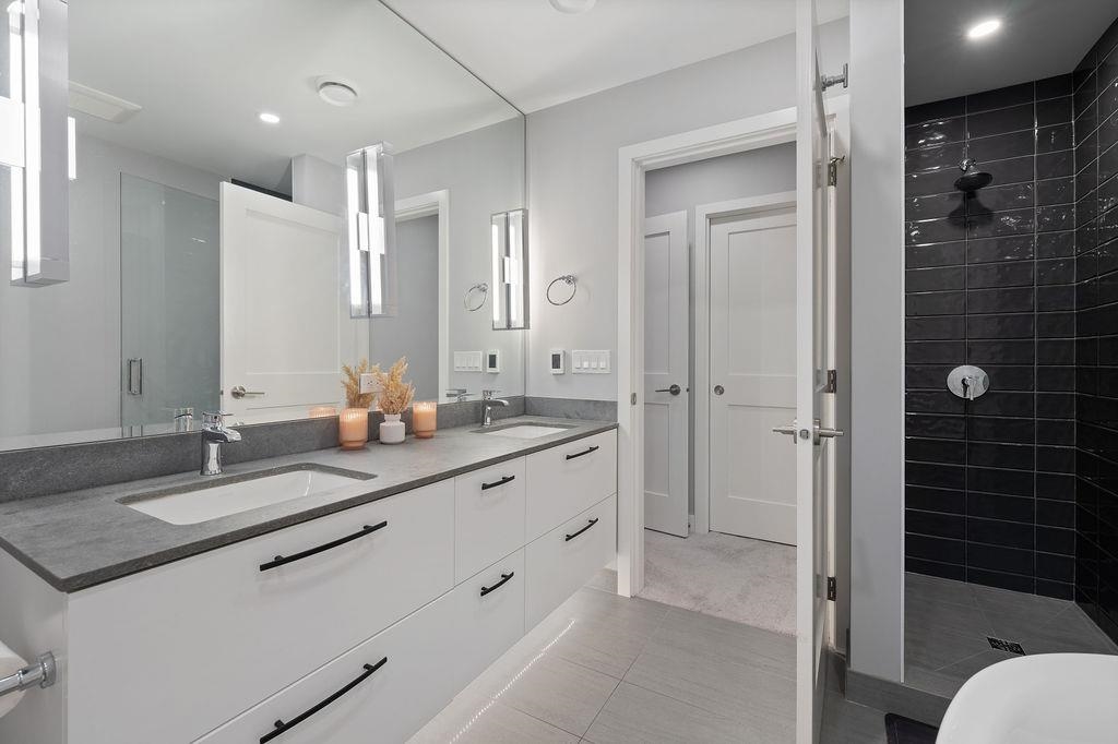 Entry Foyer Photo of 4684 Capilano Road, North Vancouver, BC